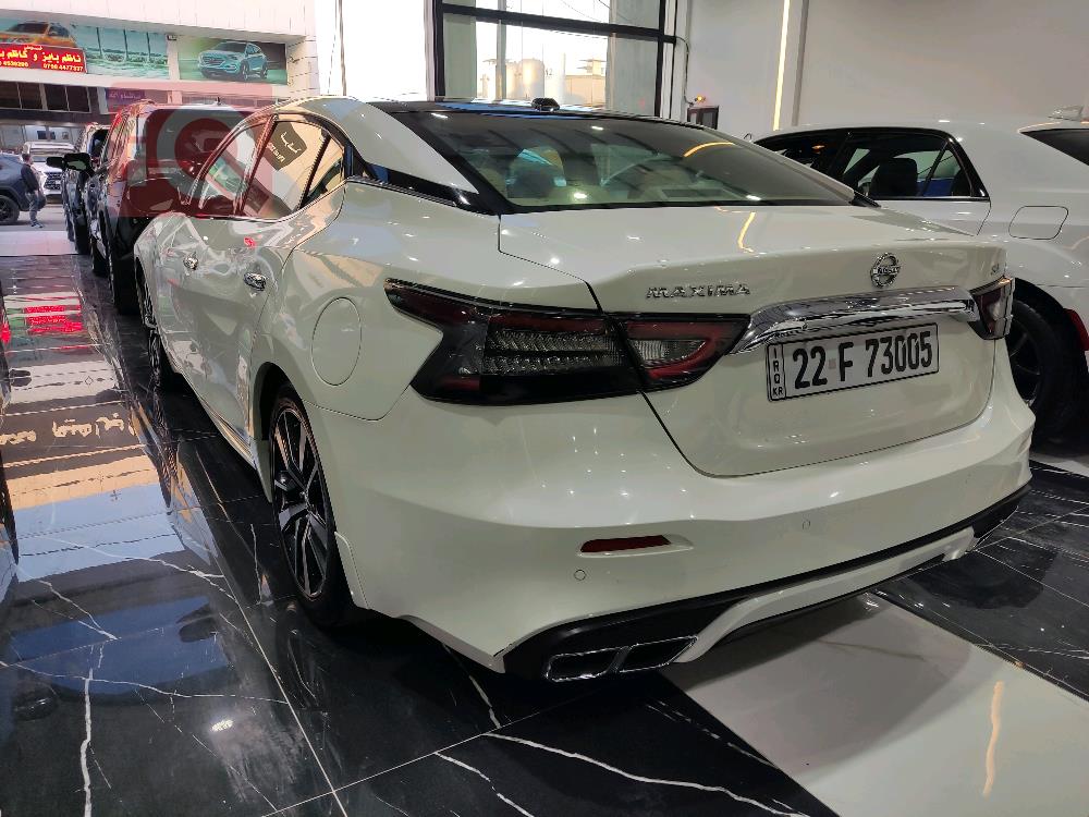 Nissan Maxima